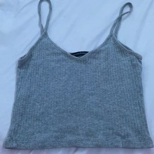Grey tank top! 👽